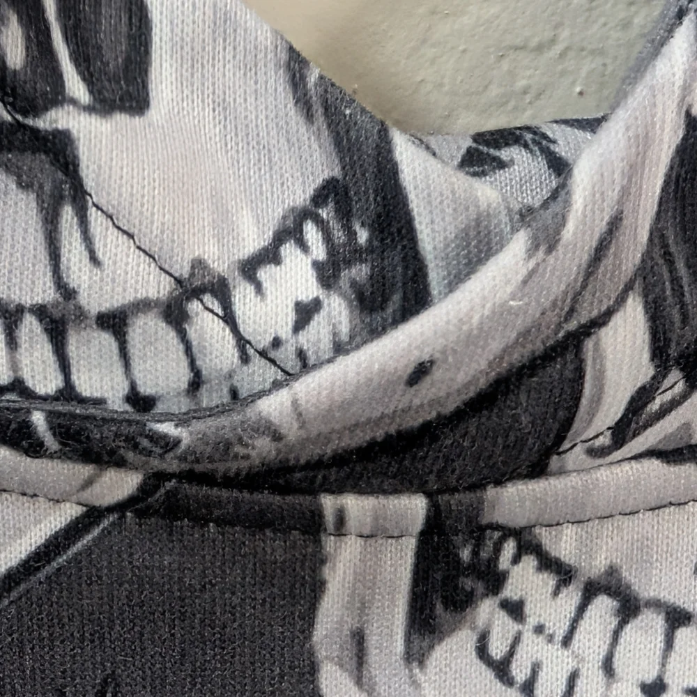 Skull Print Gray Hoodie - Picture 7 of 9